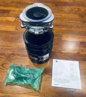 Insinkerator 313050535560 Badger 5 1/2 Hp Continuous Feed Kitchen Garbage Disposal - Read Description