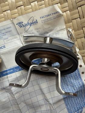 Whirlpool 422247 Stopper 4