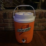 Rubbermaid Gatorade Vintage 2 Gallon Jug Cooler Super Clean. Fixed Price $34.95.