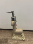 Creative Bath Animal Cracker Soap Dispenser Safari Giraffe 9.5. Fixed Price $19.00.