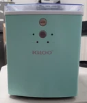 Igloo 33 Lb Automatic Portable Countertop Ice Maker Machine, Aqua. Fixed Price $75.00.
